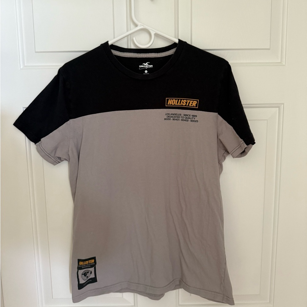 Hollister Black and Gray Short Sleeve Tee